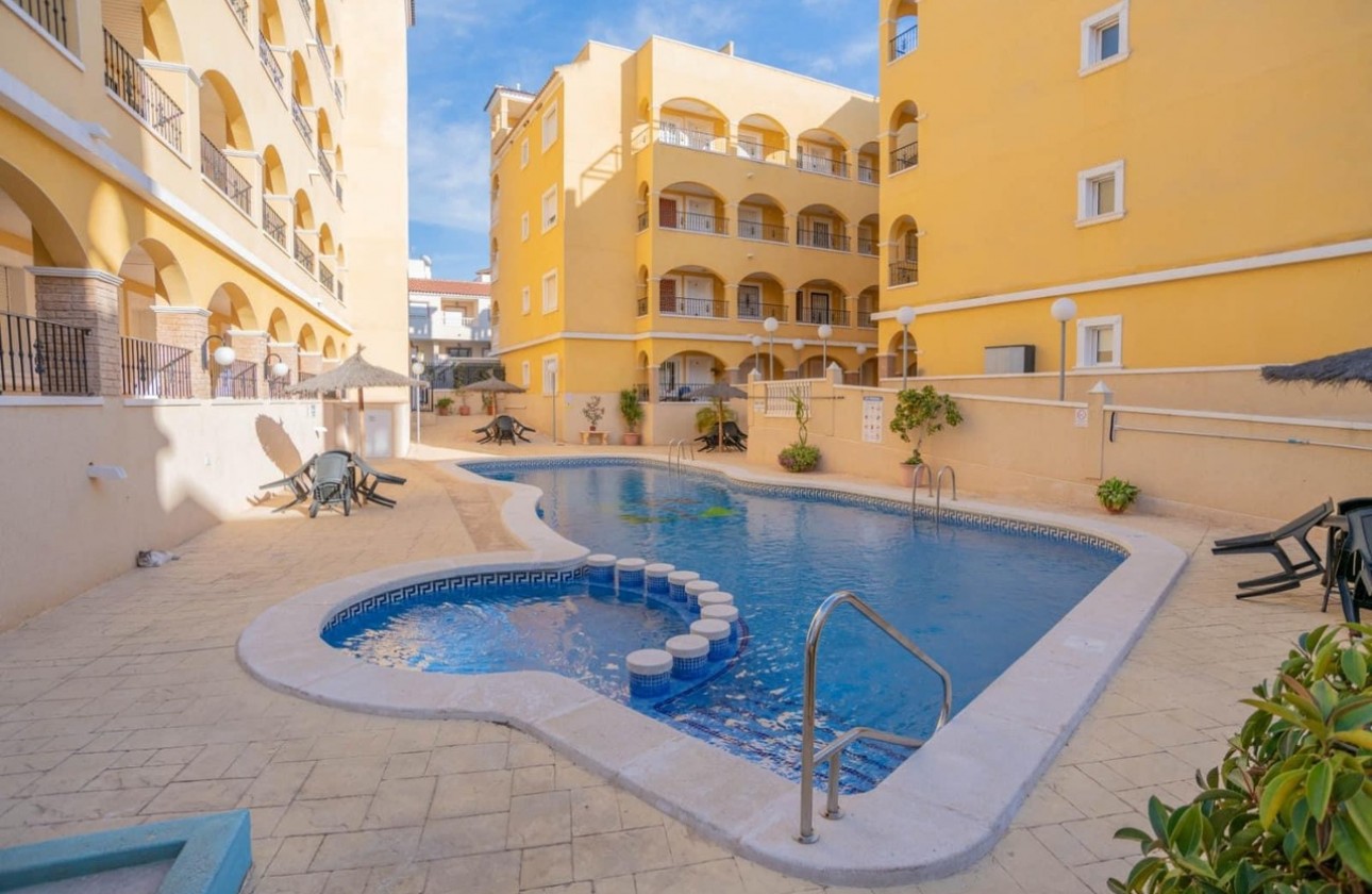 Resale - Apartment / flat - Algorfa