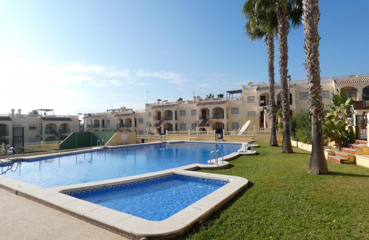 Resale - Apartment / flat - Algorfa