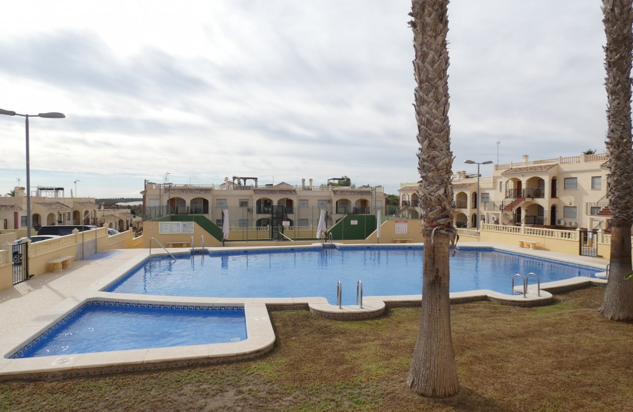 Resale - Apartment / flat - Algorfa