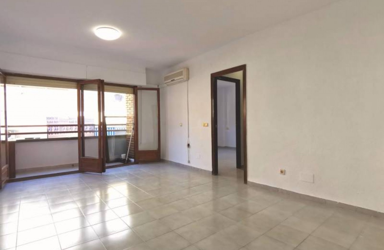 Reventa - Apartamento / piso - Torrevieja - Estacion de autobuses