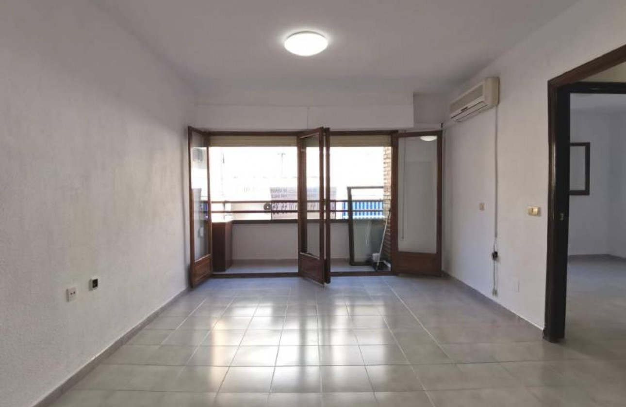 Reventa - Apartamento / piso - Torrevieja - Estacion de autobuses