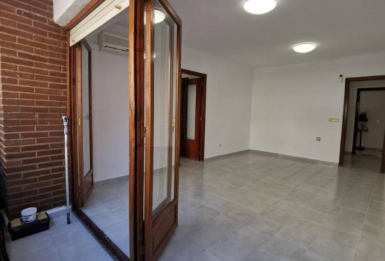 Resale - Apartment / flat - Torrevieja - Estacion de autobuses