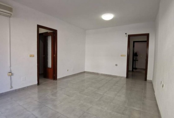 Resale - Apartment / flat - Torrevieja - Estacion de autobuses