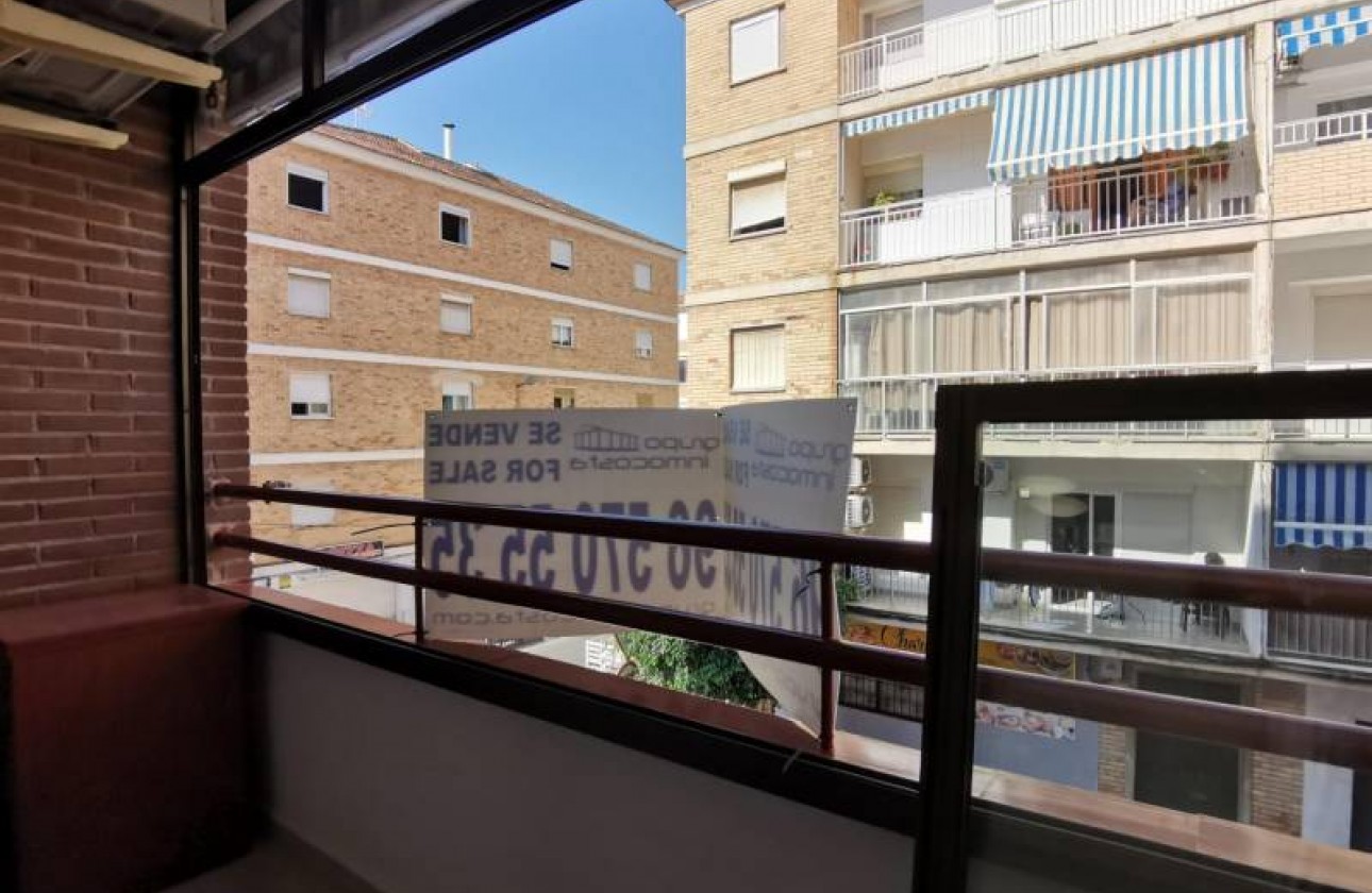 Resale - Apartment / flat - Torrevieja - Estacion de autobuses