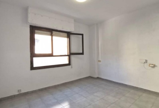 Reventa - Apartamento / piso - Torrevieja - Estacion de autobuses