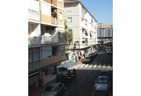 Resale - Apartment / flat - Torrevieja - Estacion de autobuses