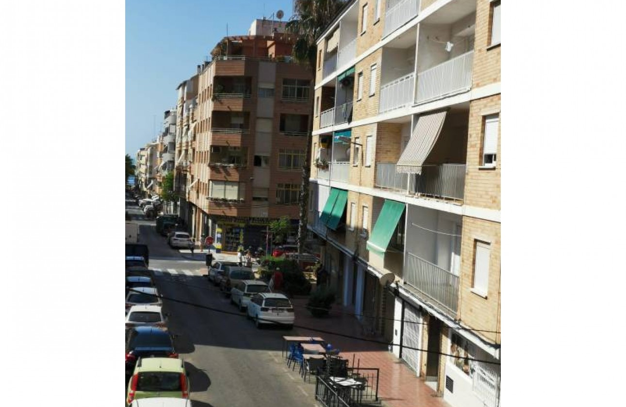 Resale - Apartment / flat - Torrevieja - Estacion de autobuses