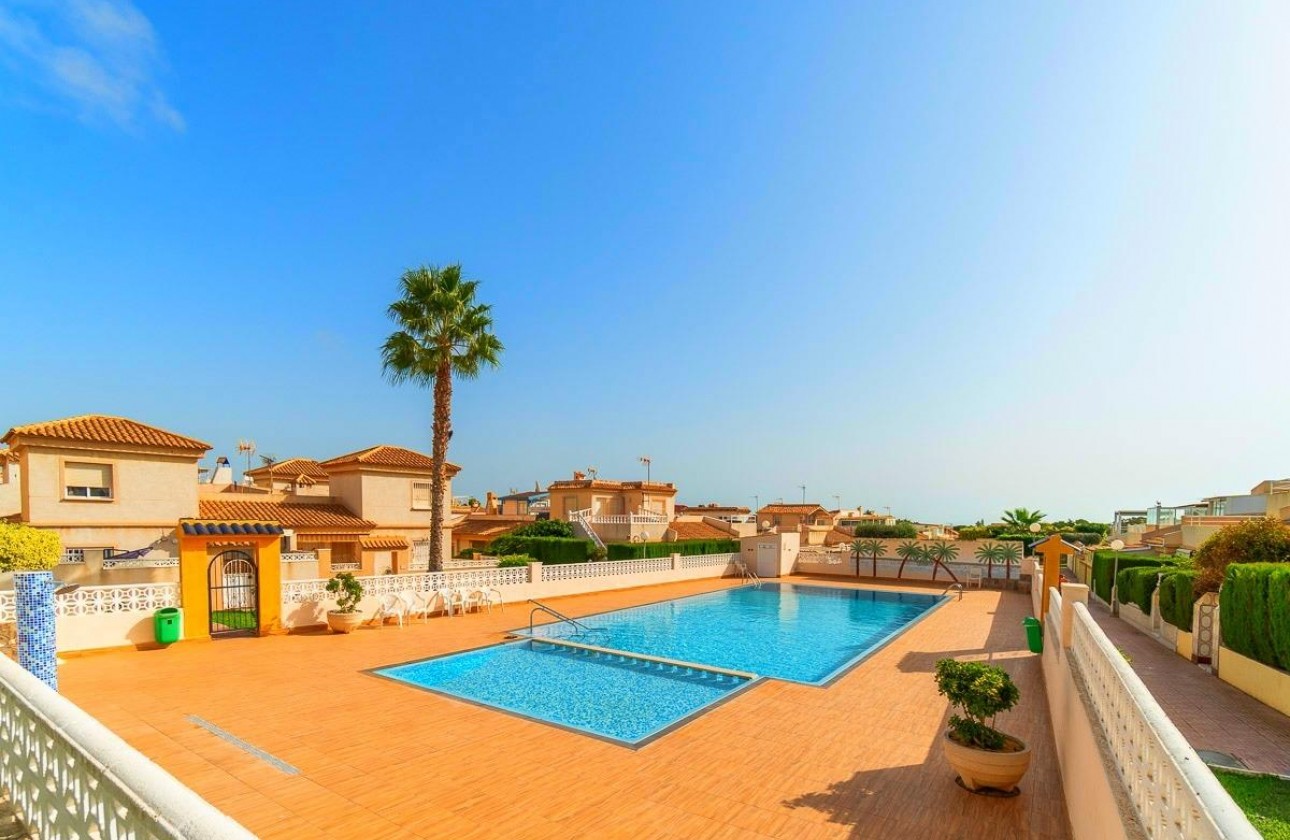 Resale - Villa - Torrevieja - Los altos