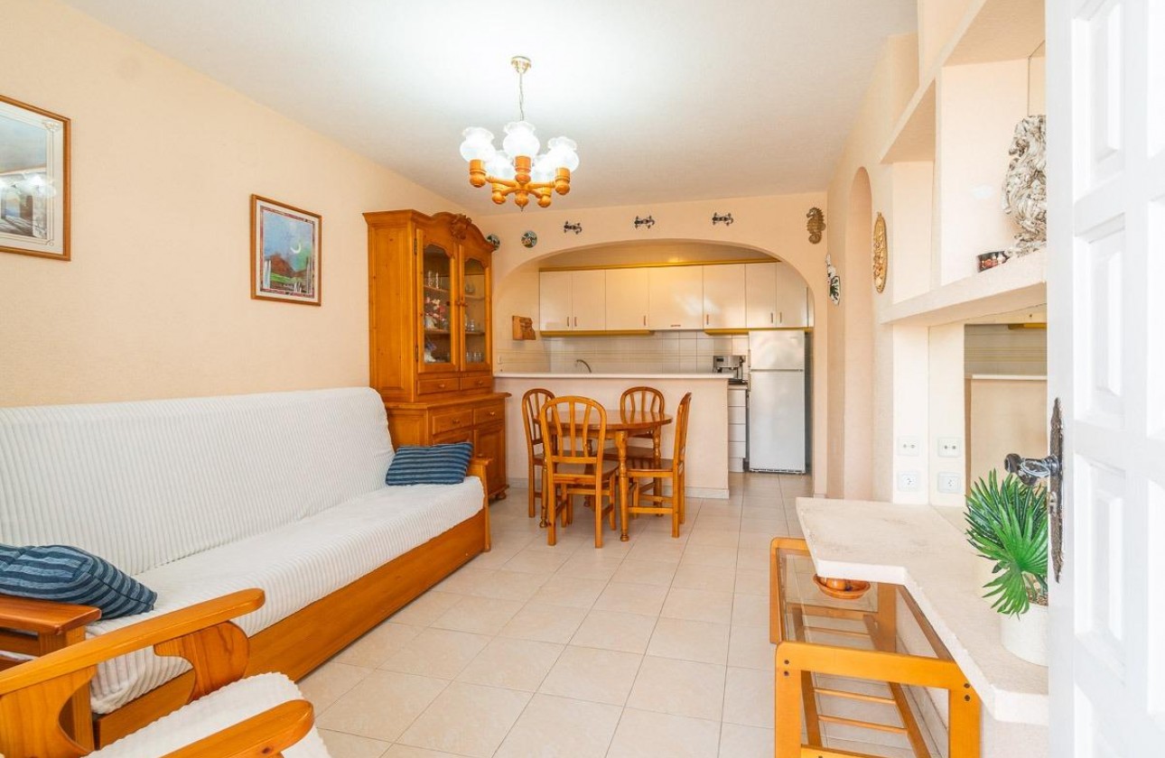 Resale - Villa - Torrevieja - Los altos