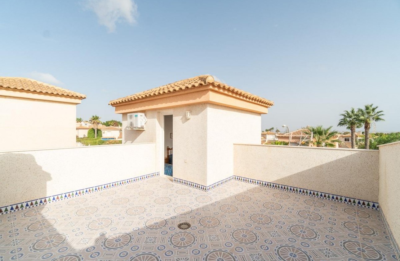 Resale - Villa - Torrevieja - Los altos