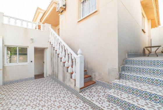 Resale - Villa - Torrevieja - Los altos