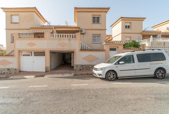 Resale - Villa - Torrevieja - Los altos