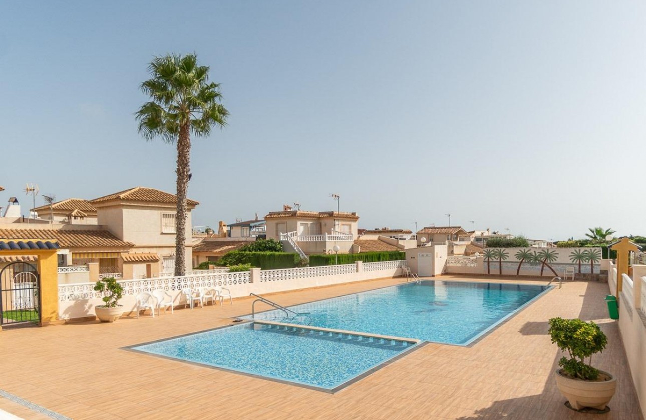 Resale - Villa - Torrevieja - Los altos