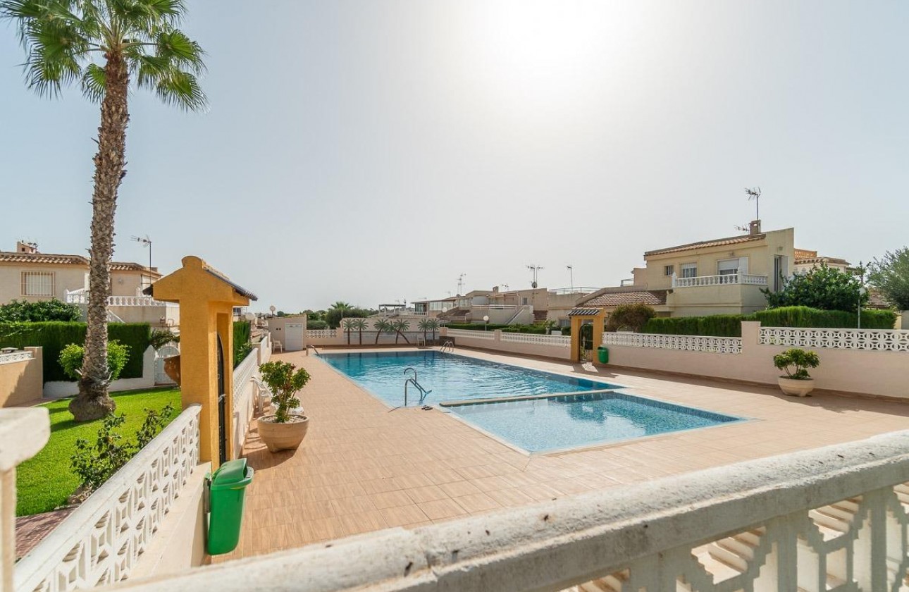 Resale - Villa - Torrevieja - Los altos