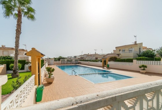 Resale - Villa - Torrevieja - Los altos