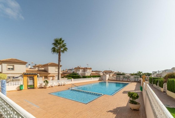 Resale - Villa - Torrevieja - Los altos