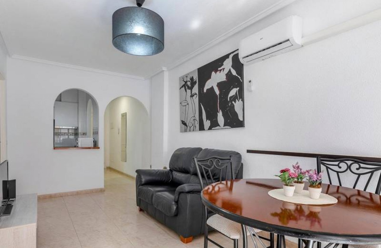 Resale - Apartment / flat - Torrevieja - Estacion de autobuses