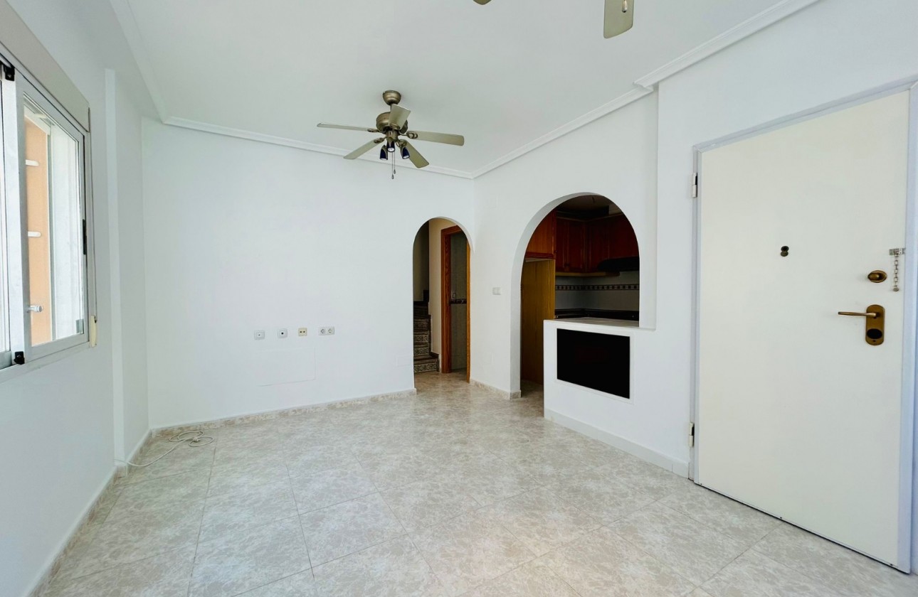 Resale - Single Family Home - Torrevieja - Sector 25