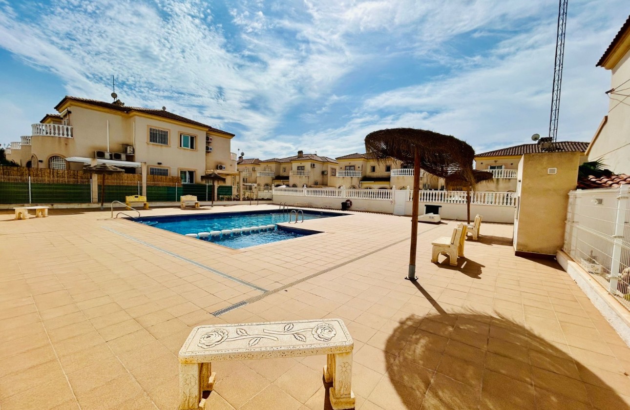 Resale - Single Family Home - Torrevieja - Sector 25