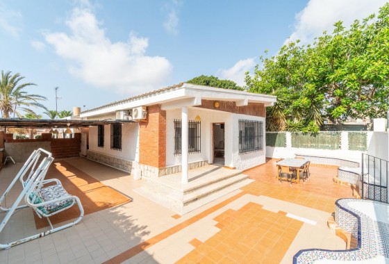 Revente - Villa - Torrevieja - Aguas nuevas 1