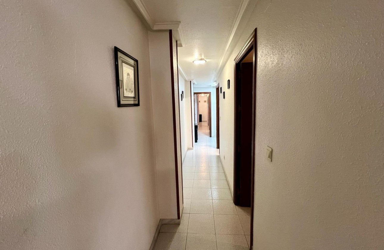 Resale - Apartment / flat - Torrevieja - Centro