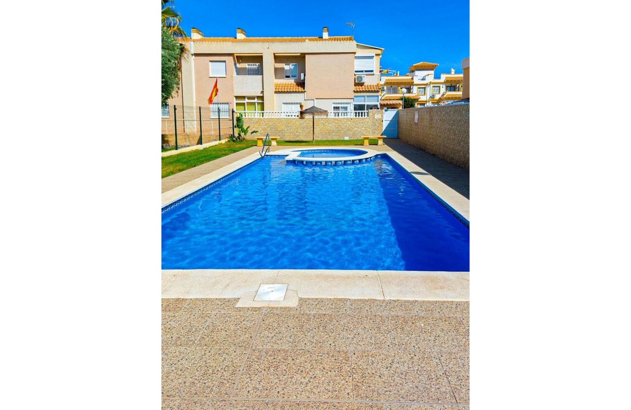 Resale - Villa - Torrevieja - Aguas Nuevas