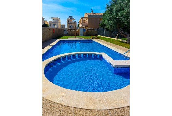 Resale - Villa - Torrevieja - Aguas Nuevas