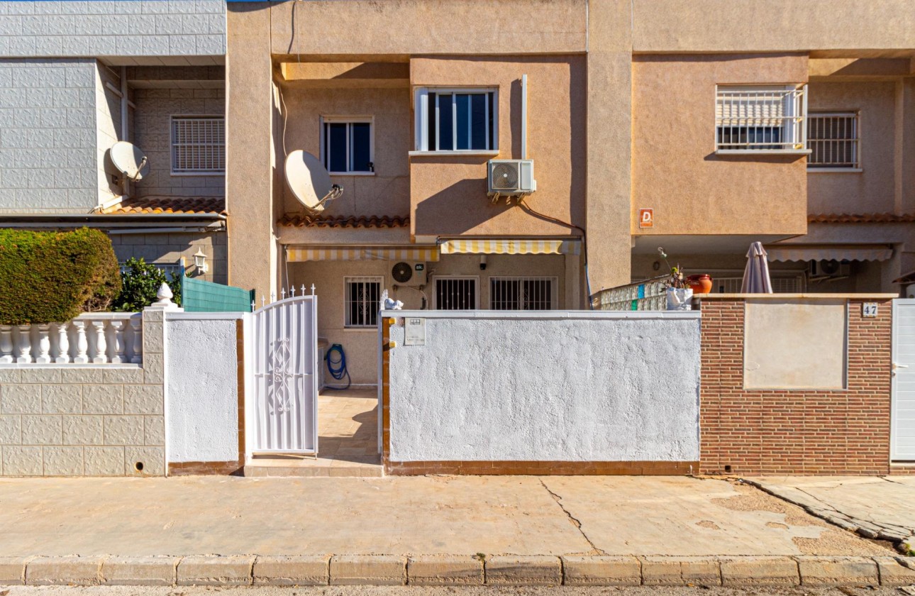 Resale - Villa - Torrevieja - Aguas Nuevas