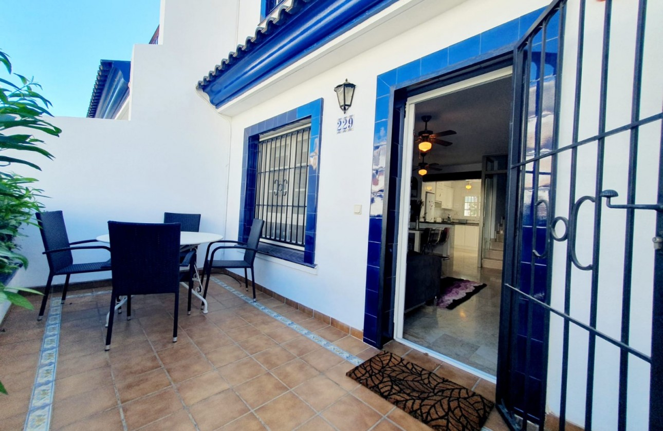 Resale - Villa - Orihuela Costa - Los Dolses