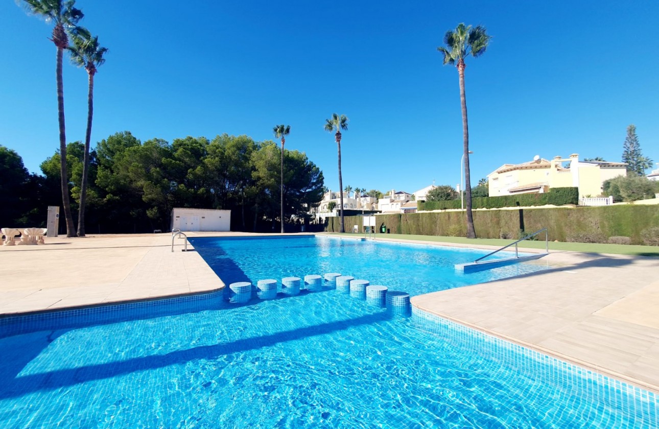 Resale - Villa - Orihuela Costa - Los Dolses