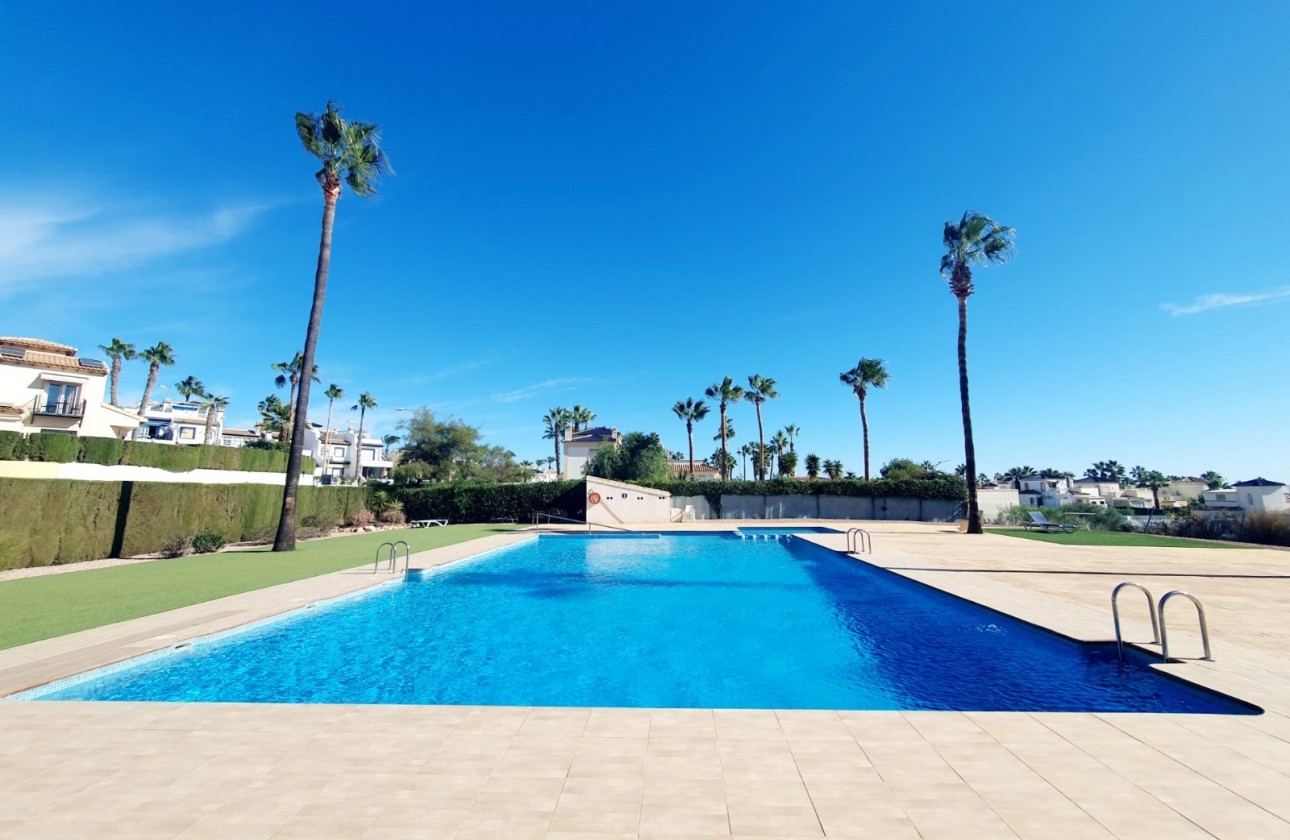 Resale - Villa - Orihuela Costa - Los Dolses