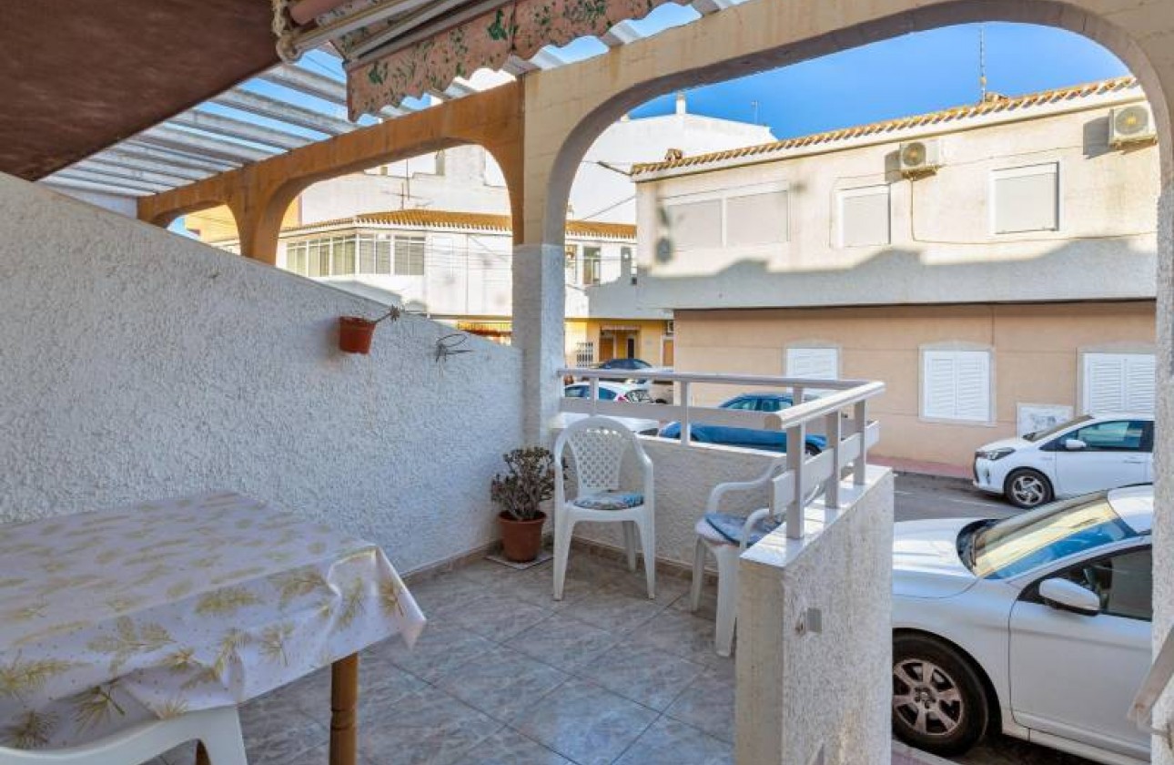 Resale - Villa - Torrevieja - Acequion