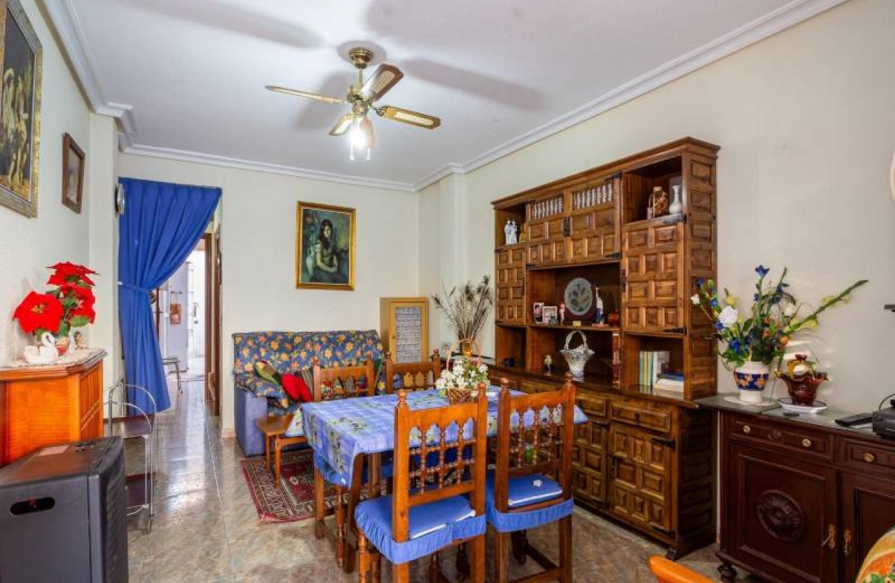 Resale - Villa - Torrevieja - Acequion