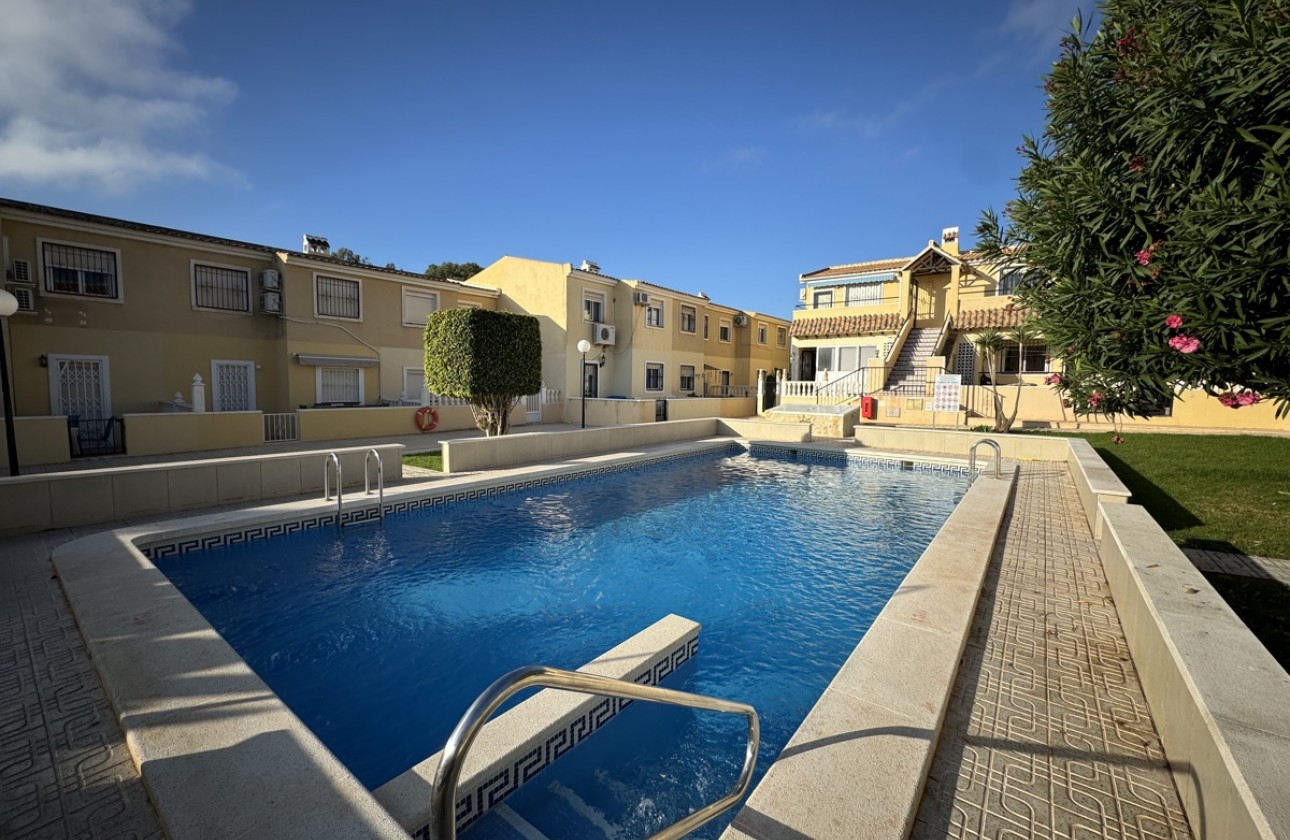 Resale - Apartment / flat - Villamartin