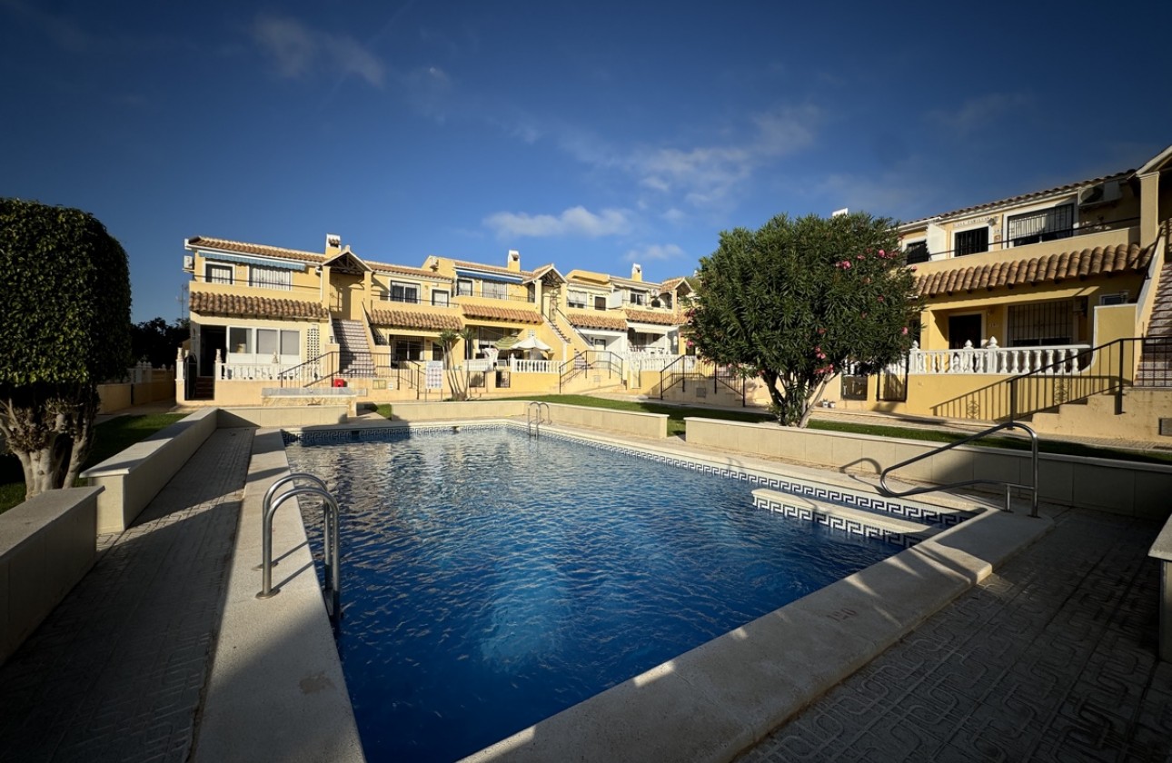 Resale - Apartment / flat - Villamartin