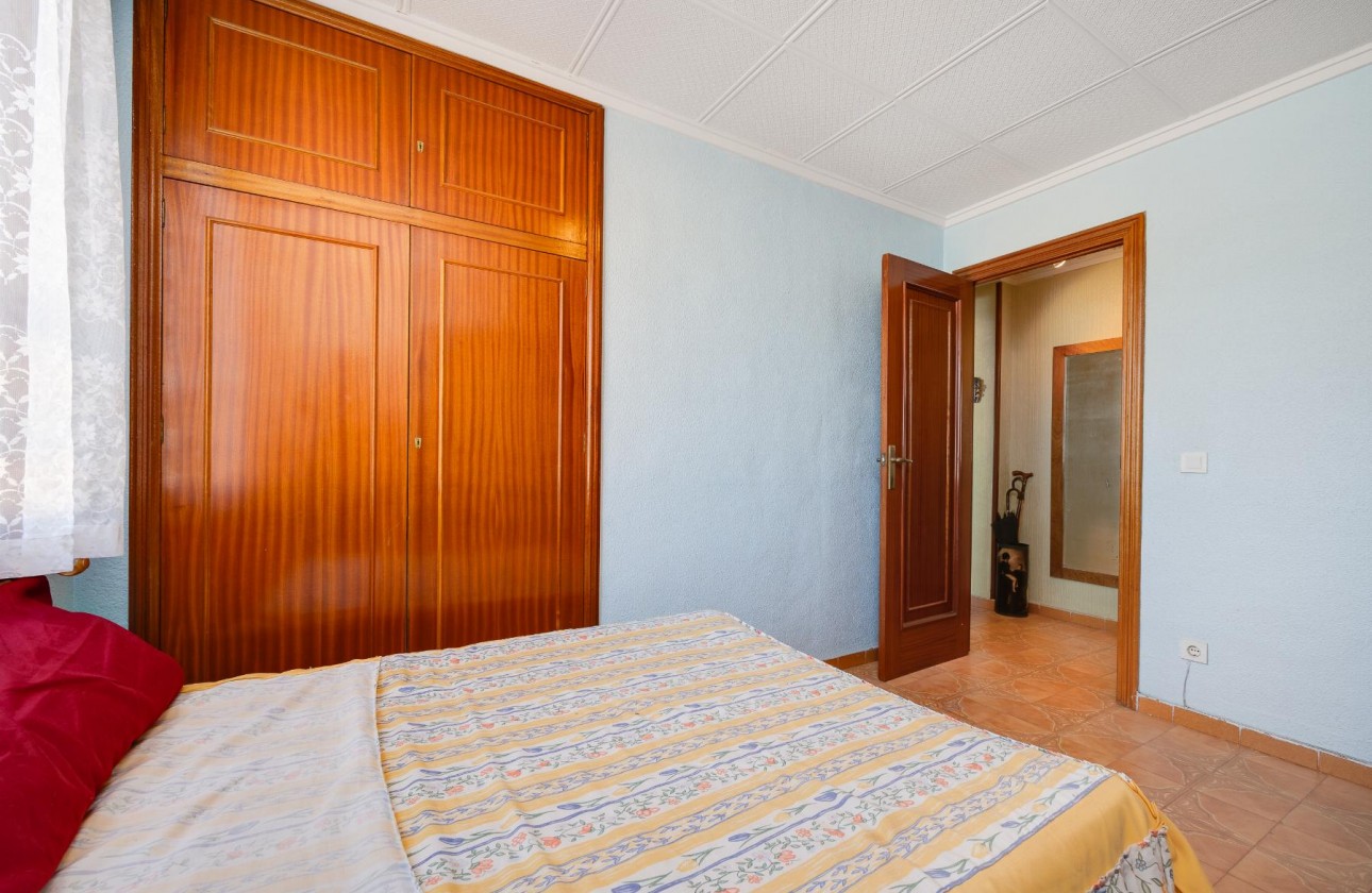 Resale - Apartment / flat - Torrevieja - Playa del Acequión