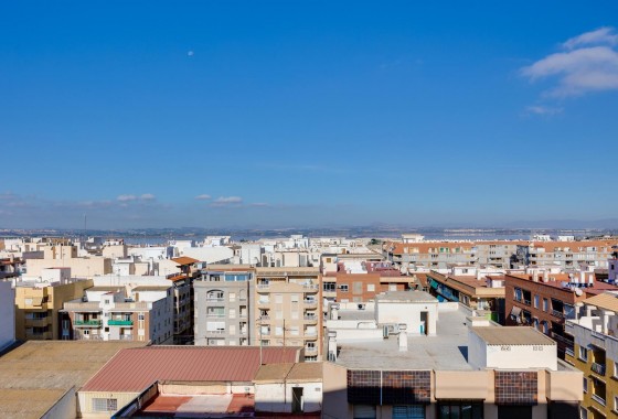 Resale - Apartment / flat - Torrevieja - Playa del Acequión