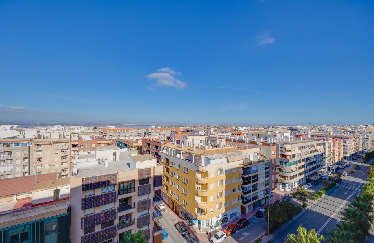 Resale - Apartment / flat - Torrevieja - Playa del Acequión