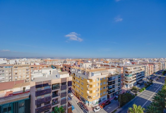 Resale - Apartment / flat - Torrevieja - Playa del Acequión