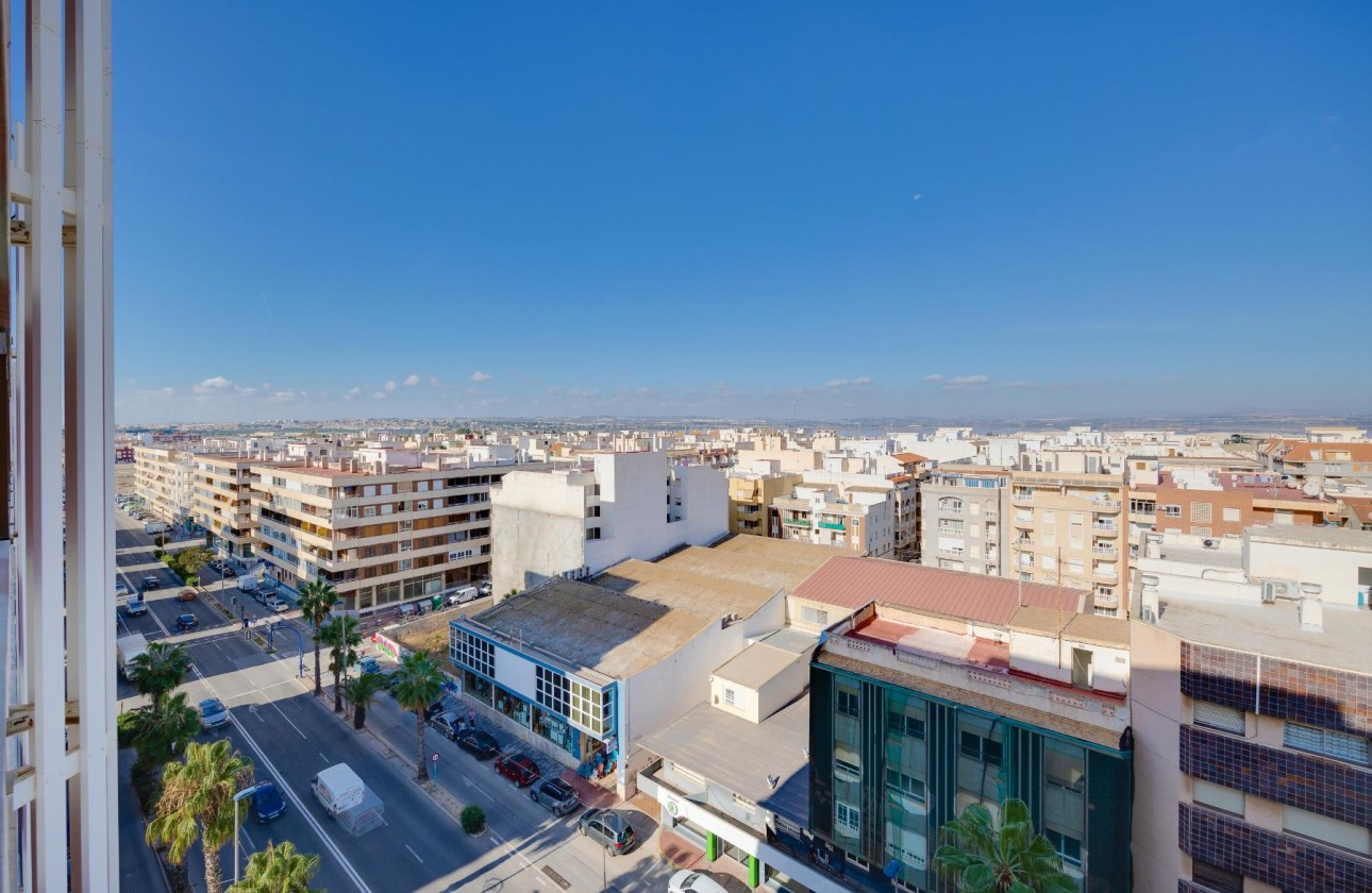 Resale - Apartment / flat - Torrevieja - Playa del Acequión