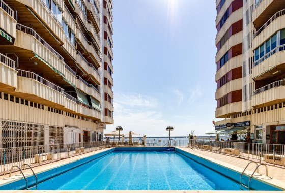 Resale - Apartment / flat - Torrevieja - Playa del Acequión