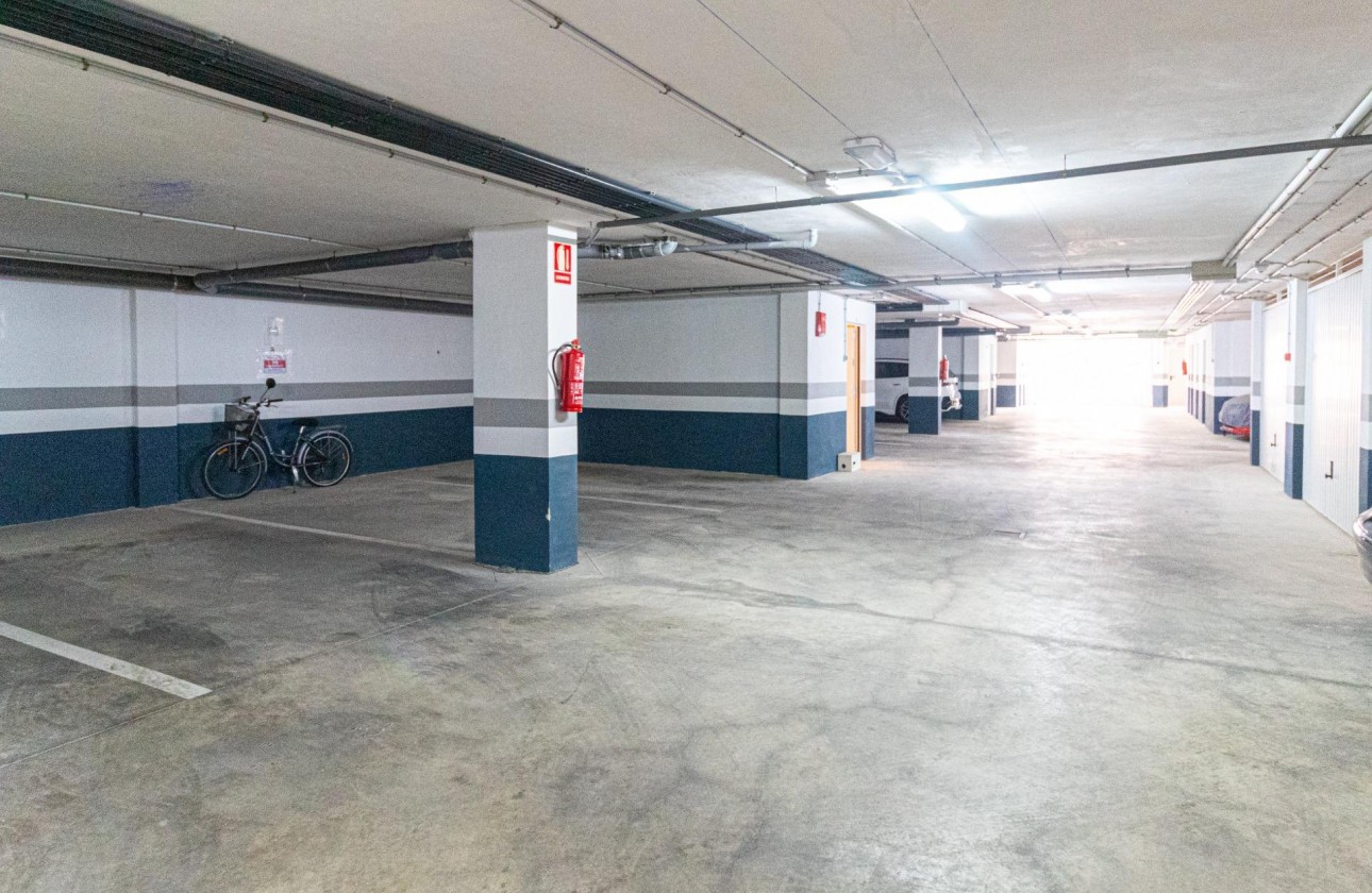 Reventa - Parking - Orihuela Costa - Agua Marina