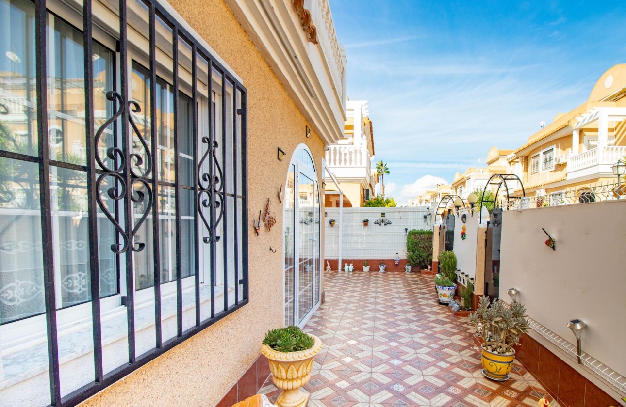 Resale - Villa - Orihuela Costa - La Regia