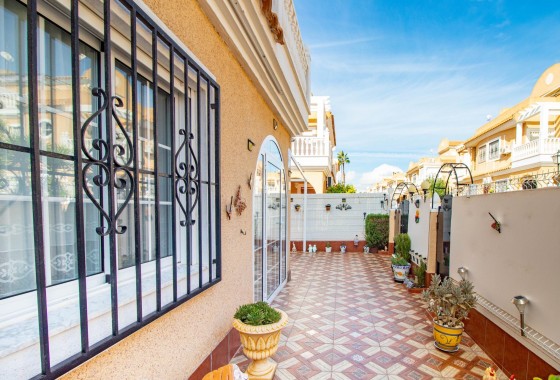 Resale - Villa - Orihuela Costa - La Regia