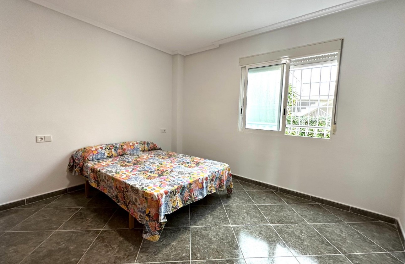 Alquiler a largo plazo - Apartamento / piso - Torrevieja - Habaneras