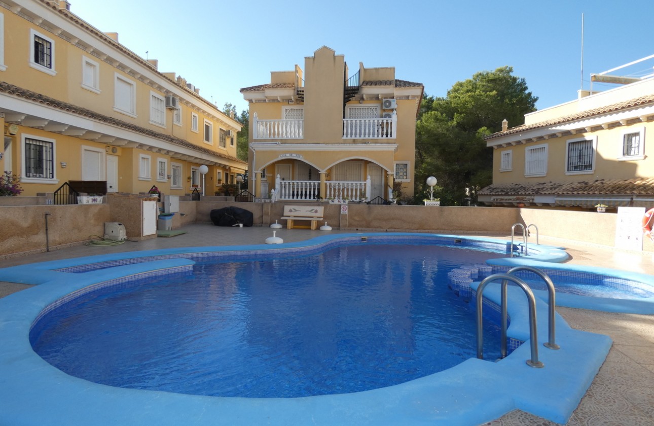 Resale - Villa - Algorfa