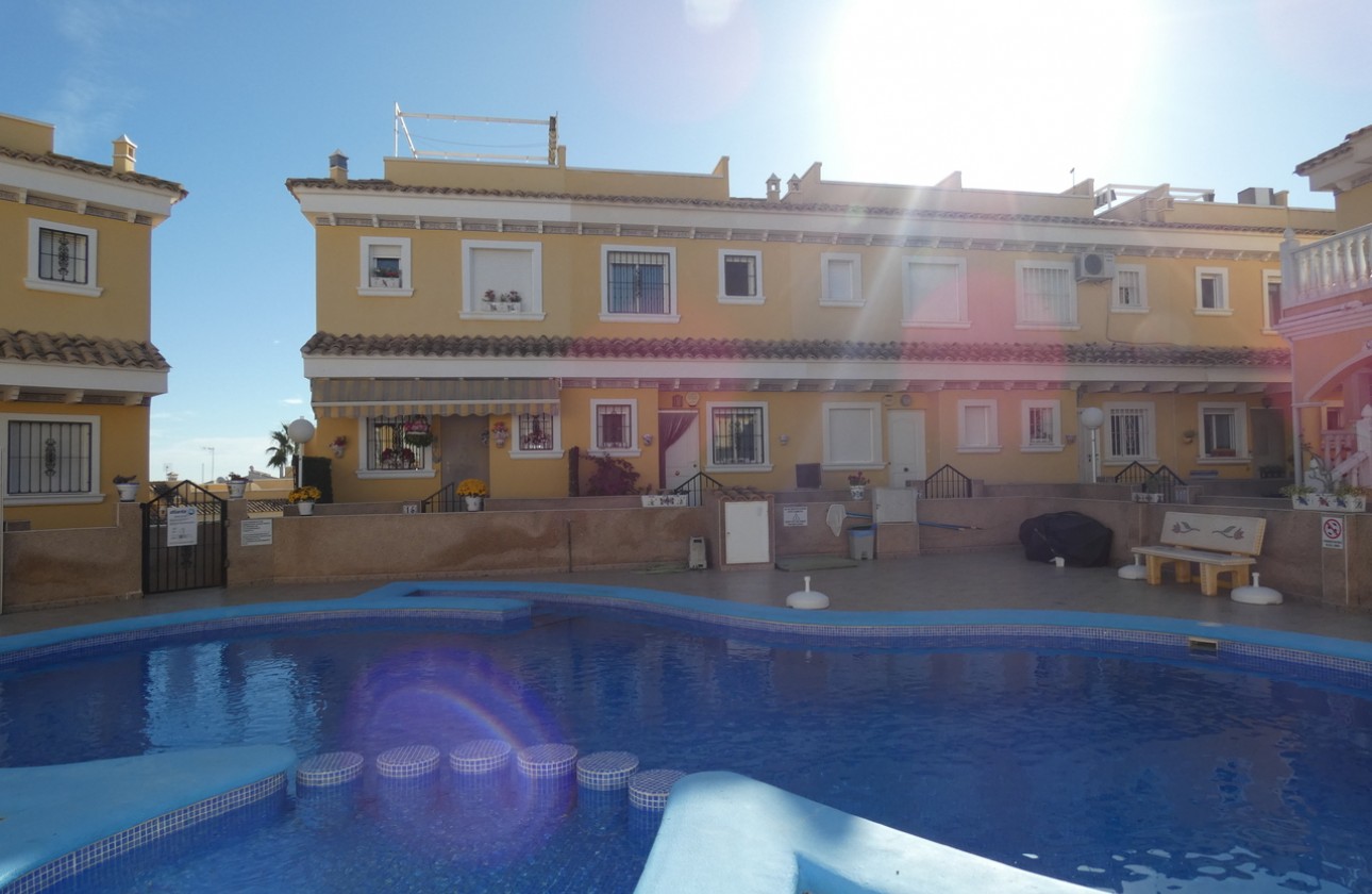 Resale - Villa - Algorfa