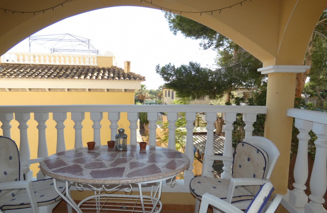 Resale - Villa - Algorfa