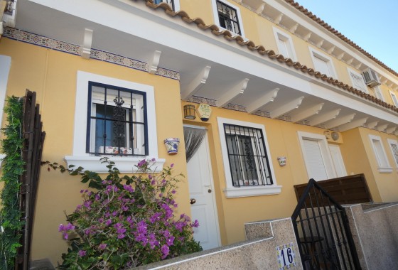 Resale - Villa - Algorfa