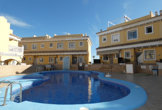 Resale - Villa - Algorfa